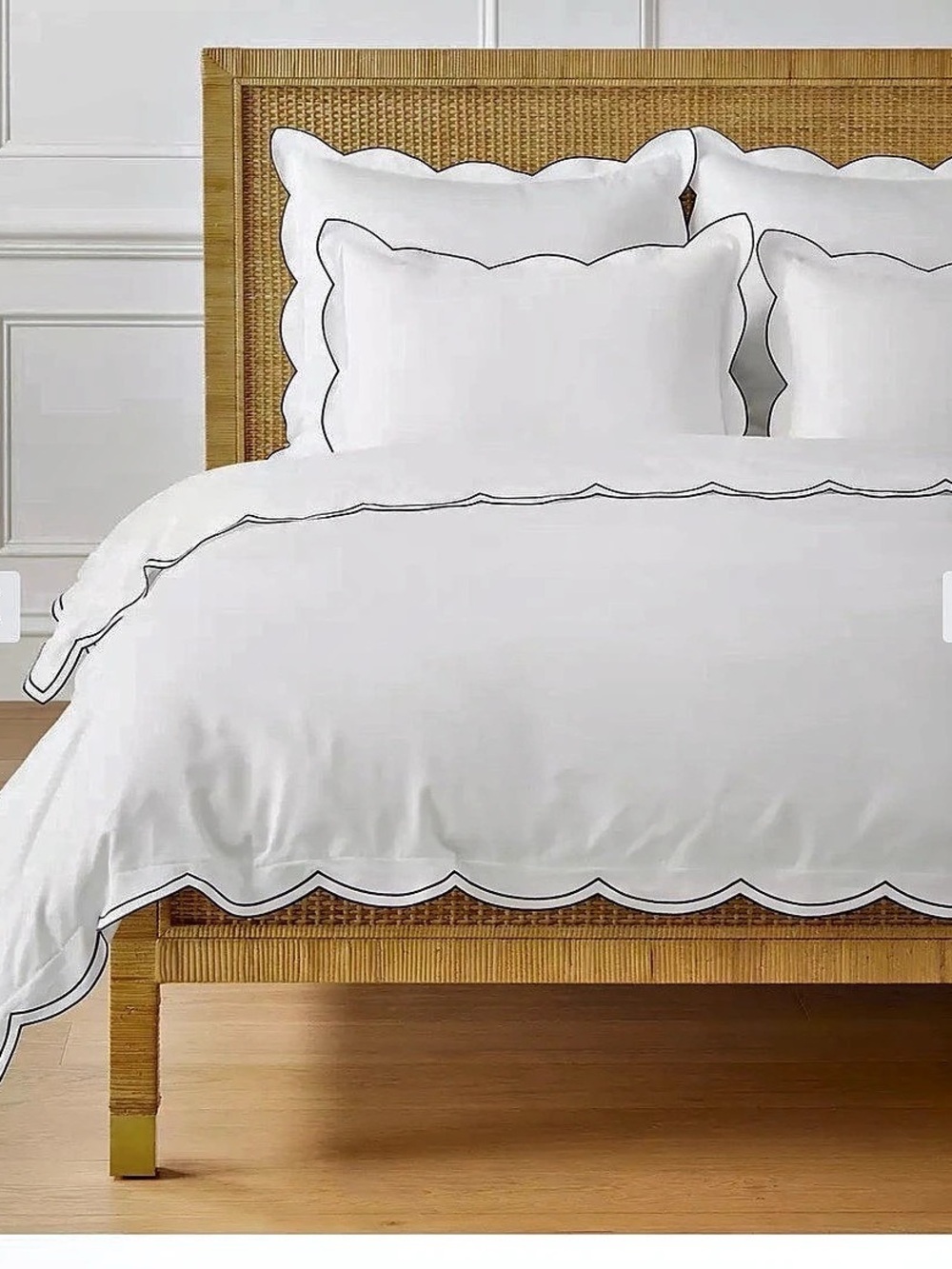 Pair of NWT Serena & Lily Scallop Sateen Standard Sham White and navy edge